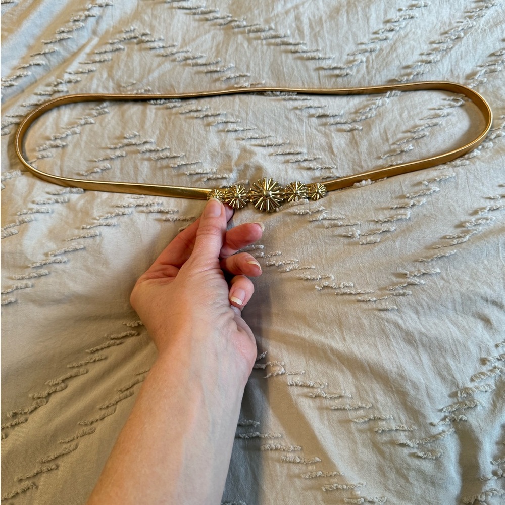 Chic Gold Women's Belt with Floral Accents